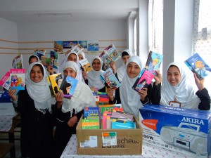 2013. Distribution de livres
